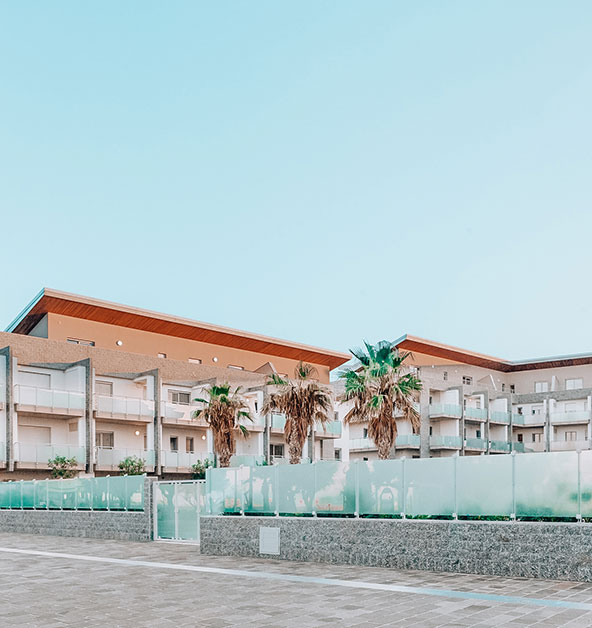 ingresso-piscina-condominiale-interna-lotto-B-dettaglio-architettonico-Le-Dune-Silvi-Marina